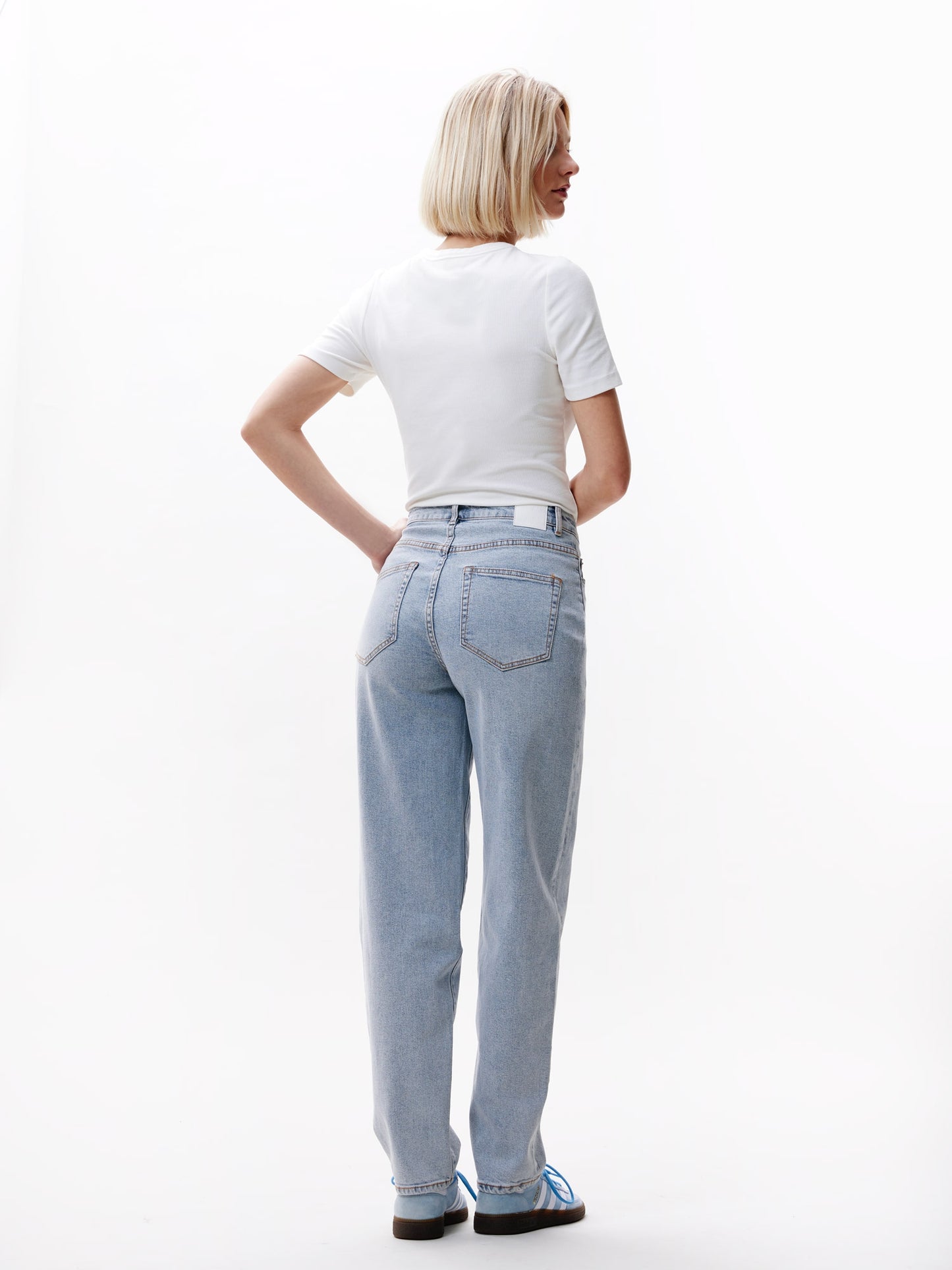 CWJBARREL Jeans